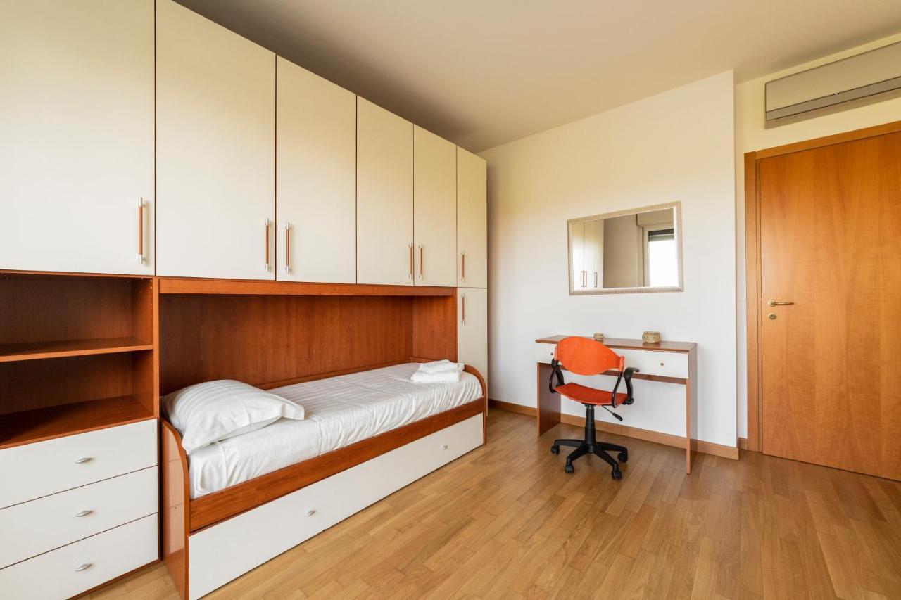 Milano Rogoredo Apt With Terrace! 아파트 외부 사진