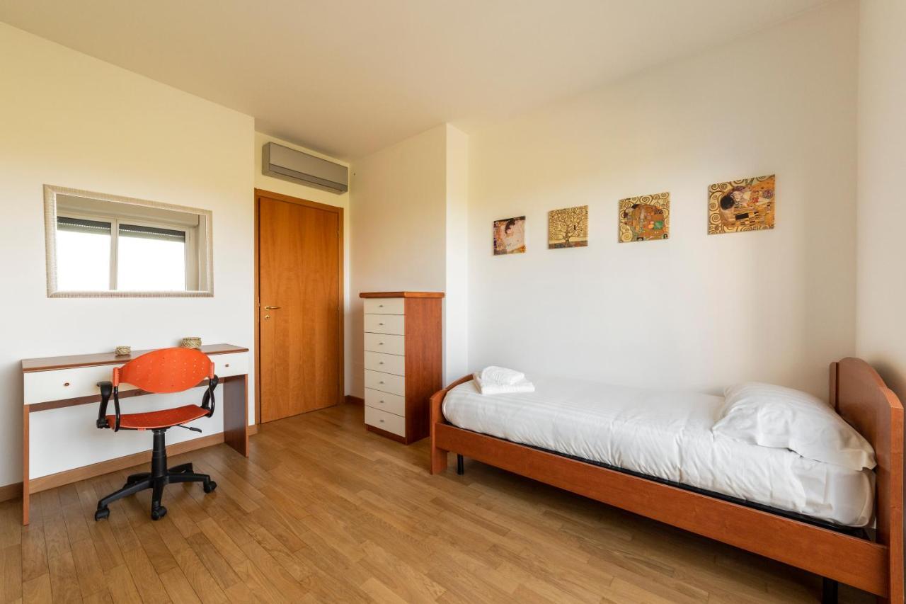 Milano Rogoredo Apt With Terrace! 아파트 외부 사진